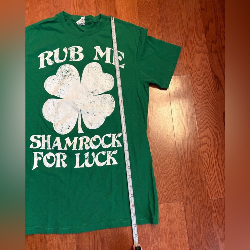 Green Shamrock Graphic T-Shirt. Size women’s small - Picture 4 of 5